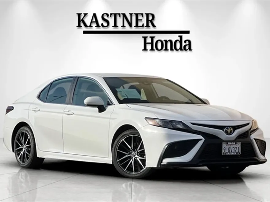 2024 Toyota Camry SE photo 1