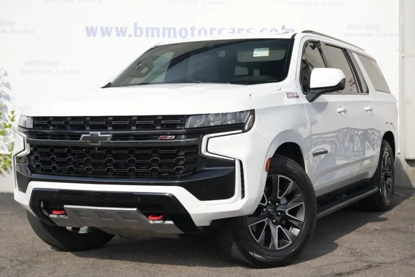 2021 Chevrolet Suburban Z71 photo 1