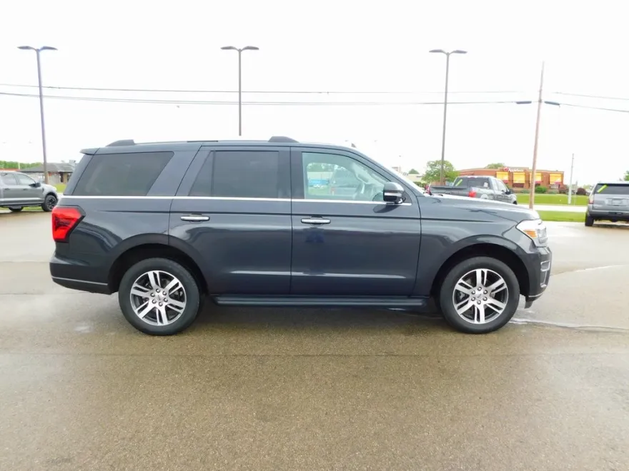 2024 Ford Expedition Limited photo 1