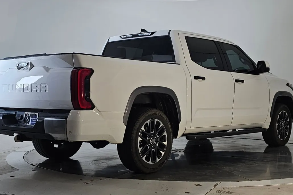 2023 Toyota Tundra Limited CrewMax photo 1