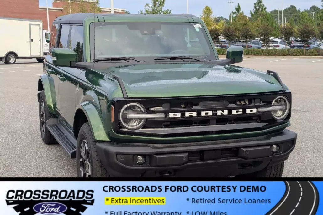 2025 Ford Bronco Outer Banks photo 1