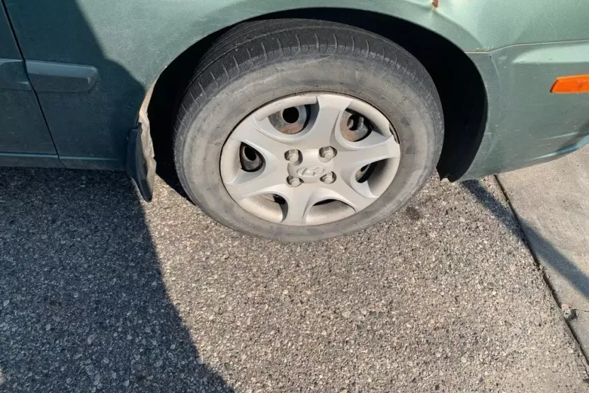 2004 Hyundai Accent GL photo 1