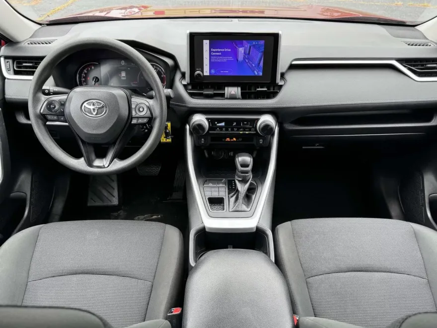 2024 Toyota RAV4 LE photo 1