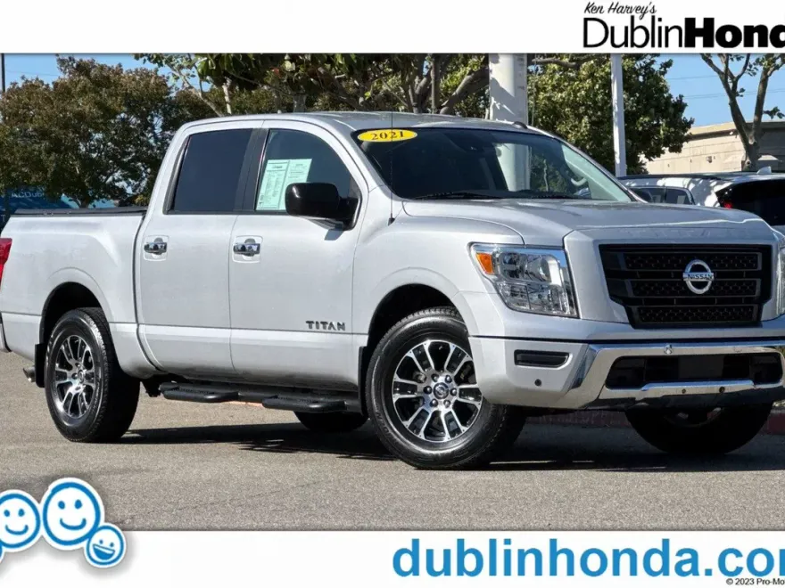 2021 Nissan Titan SV photo 1
