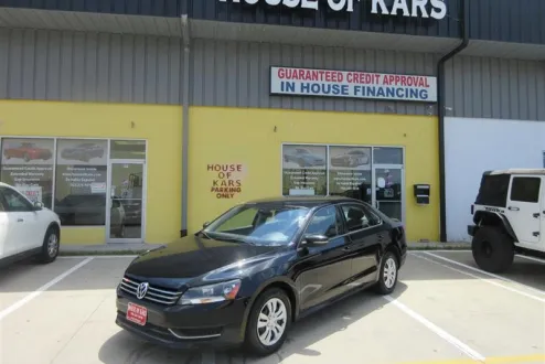 2014 Volkswagen Passat S photo 2