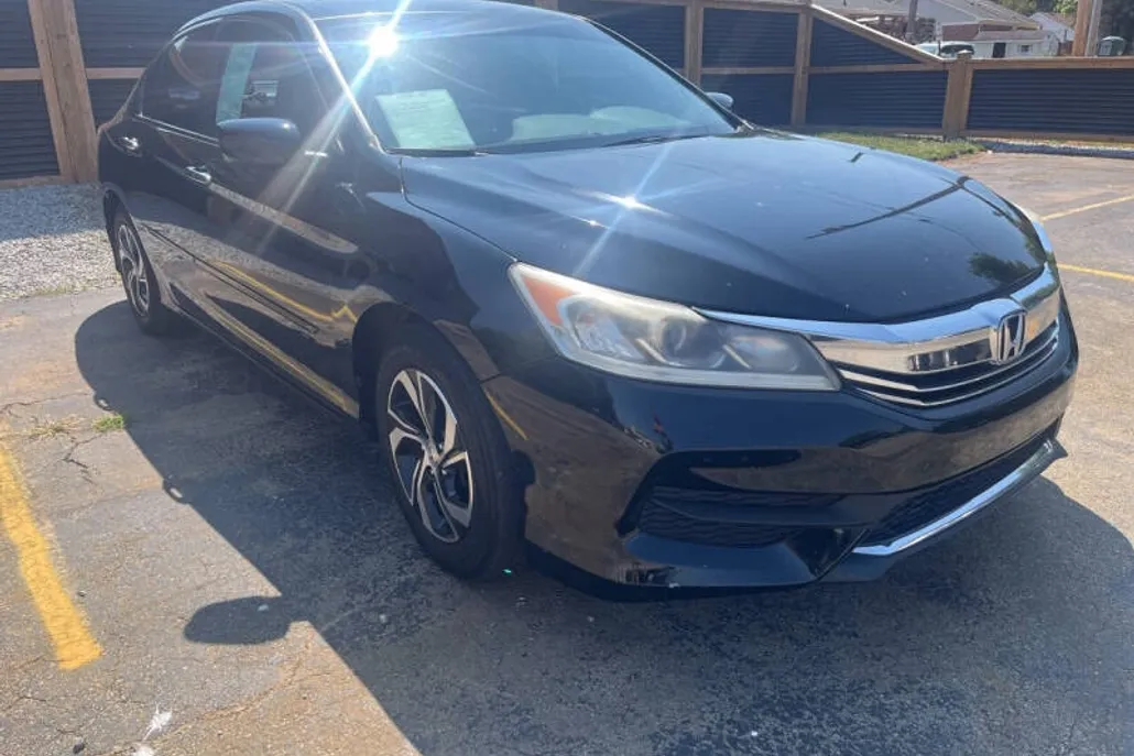 2017 Honda Accord LX photo 1