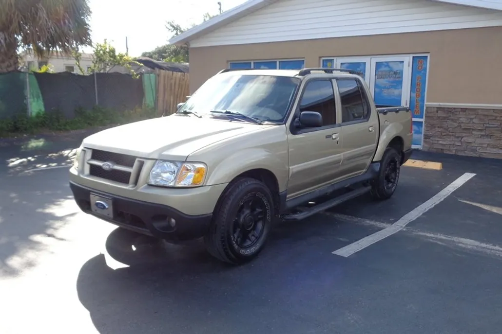 2003 Ford Explorer Sport Trac XLT photo 1