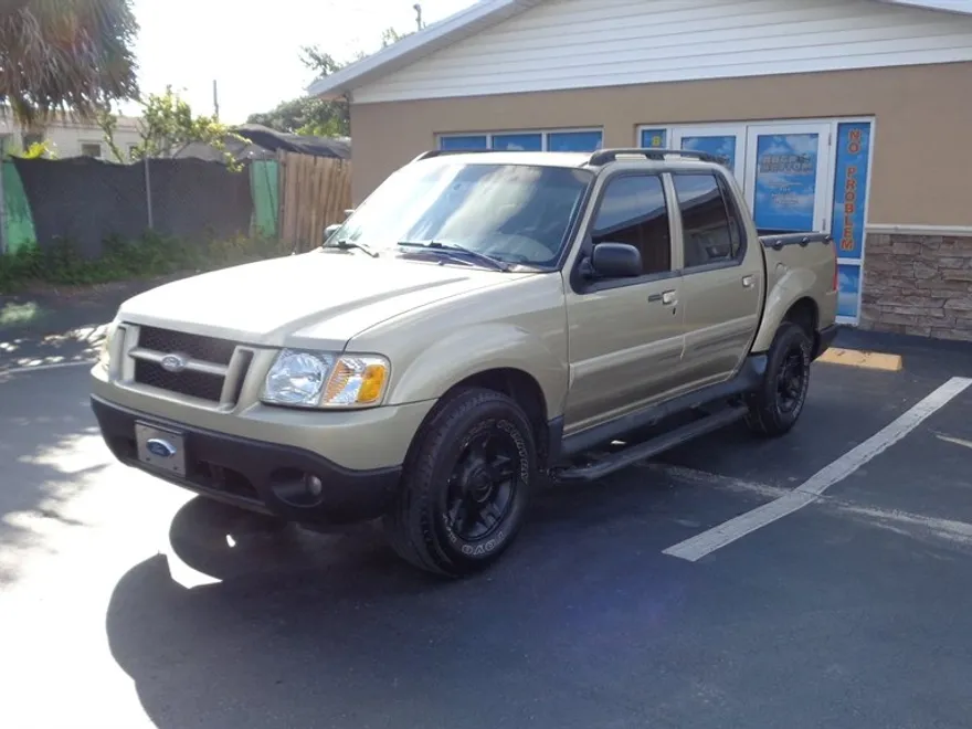 2003 Ford Explorer Sport Trac XLT photo 1