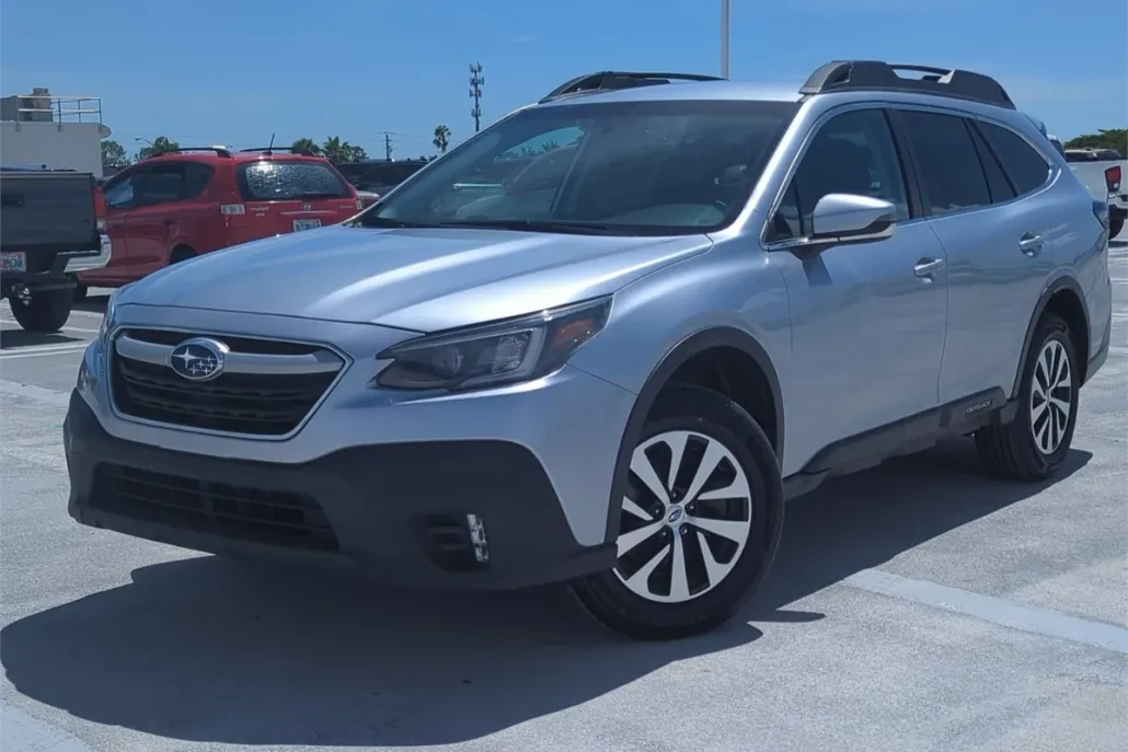 2022 Subaru Outback Premium photo 1