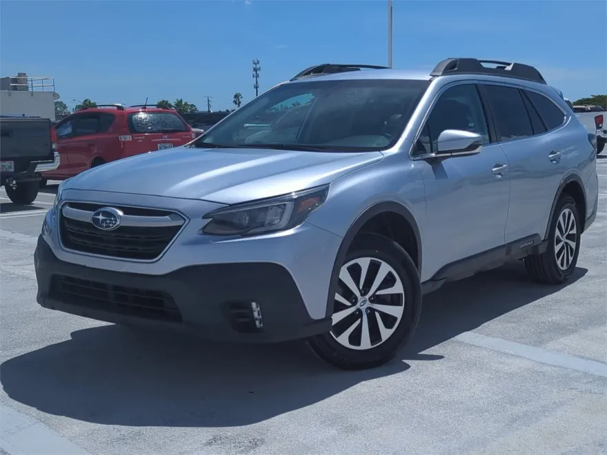 2022 Subaru Outback Premium photo 1