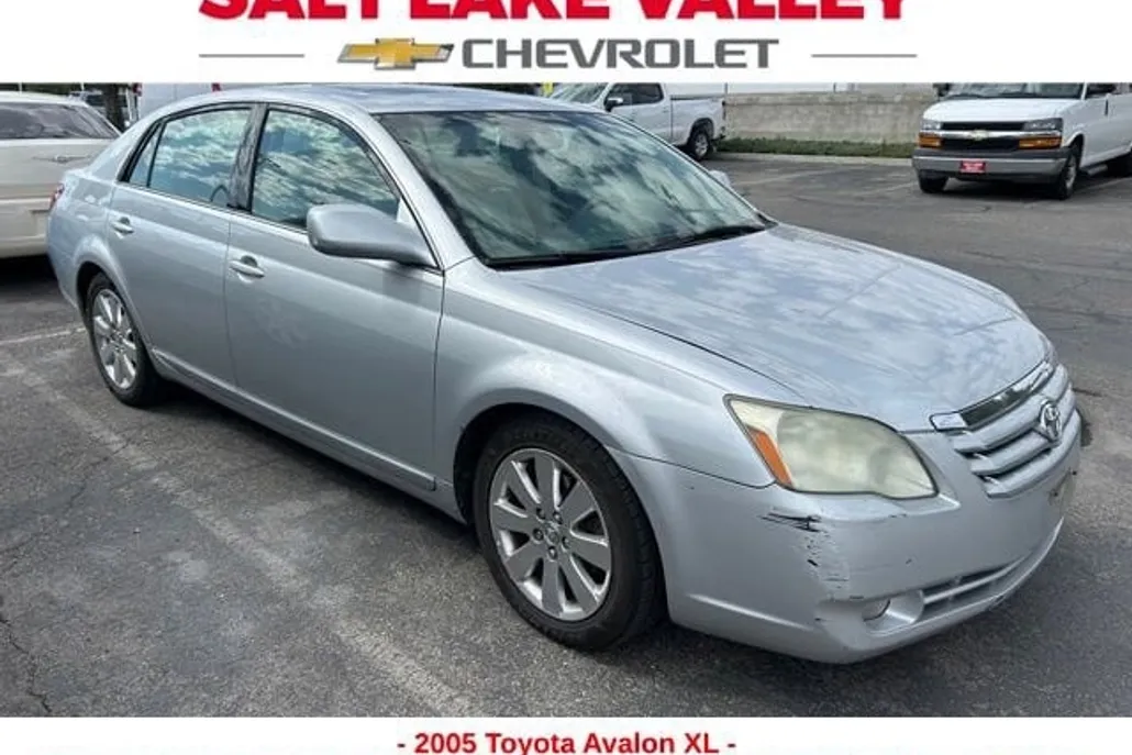 2005 Toyota Avalon XL photo 1