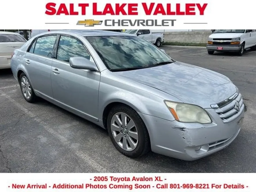 2005 Toyota Avalon XL photo 1