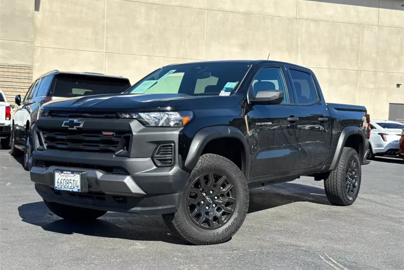 2025 Chevrolet Colorado Trail Boss photo 1