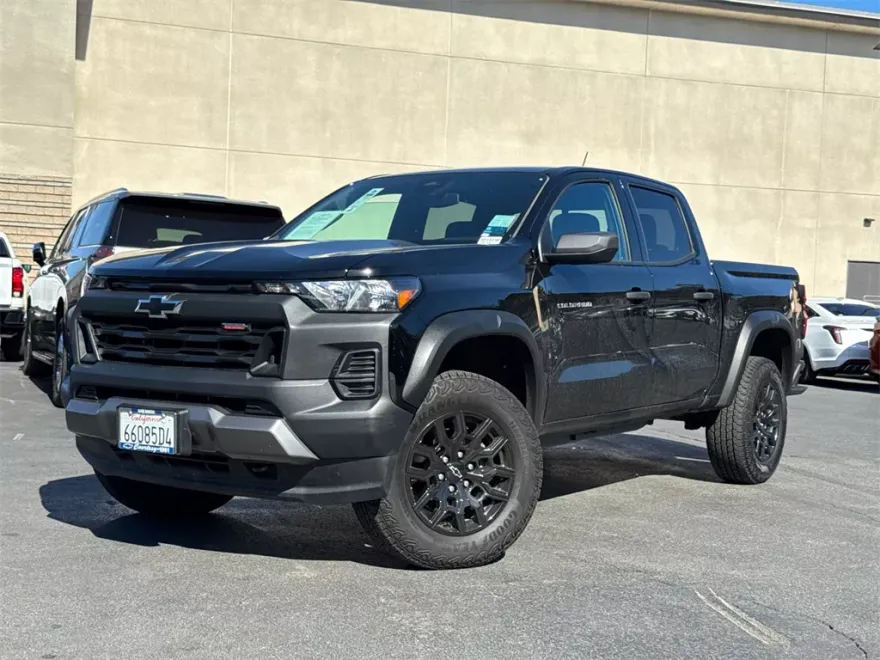 2025 Chevrolet Colorado Trail Boss photo 1