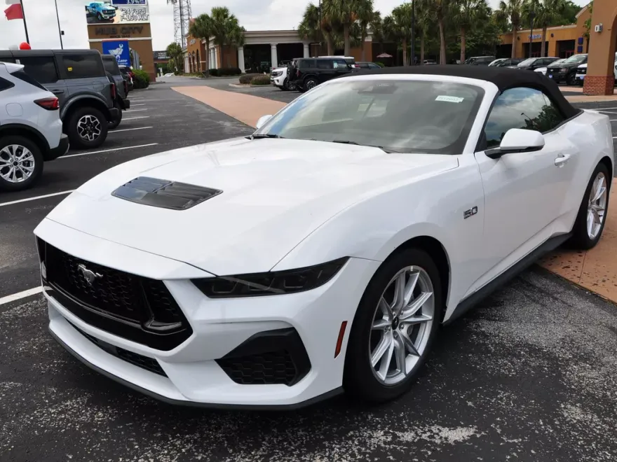 2025 Ford Mustang GT Premium Convertible photo 1