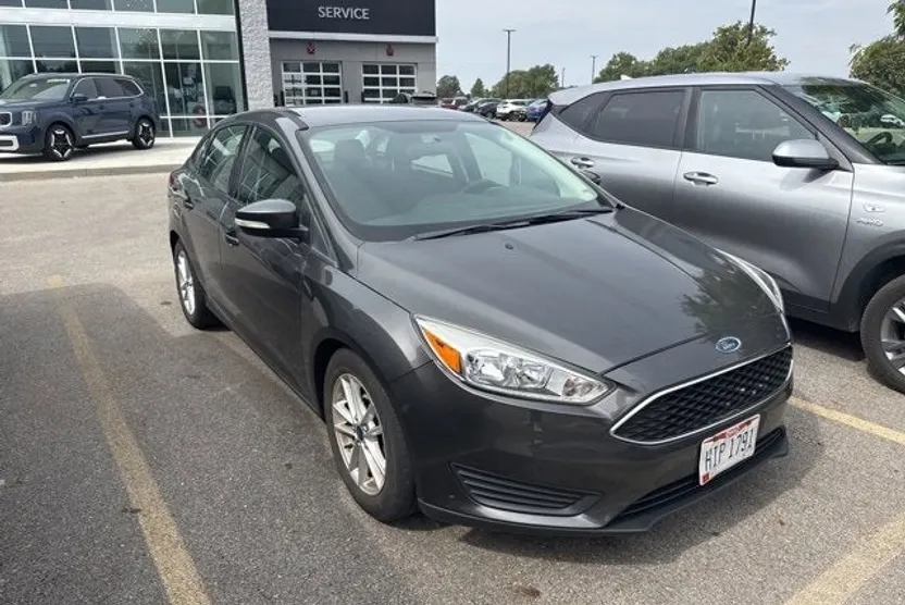 2016 Ford Focus SE photo 1