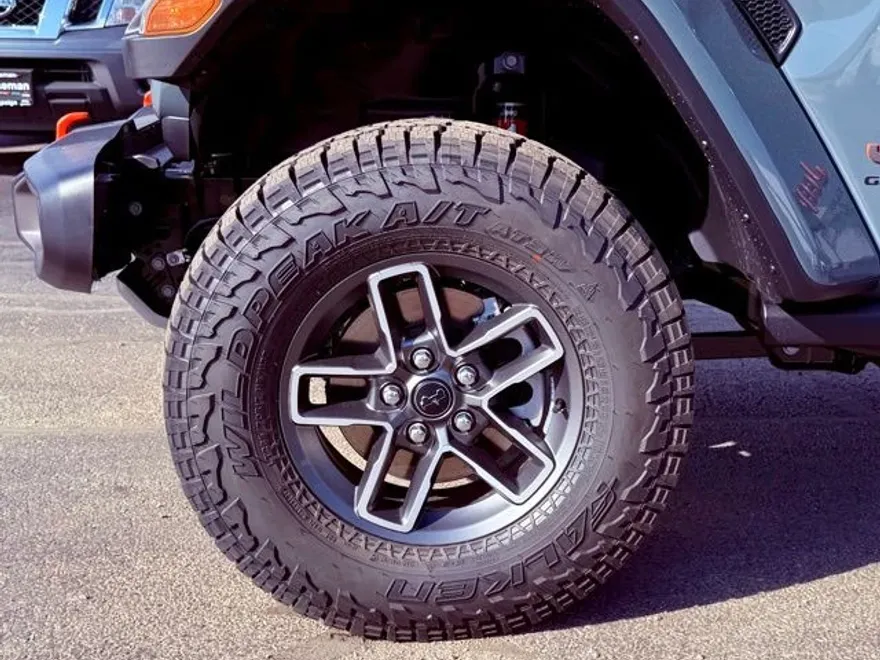 2025 Jeep Gladiator Mojave photo 1