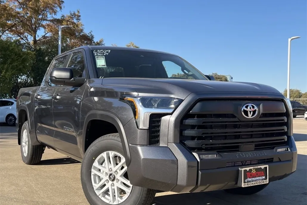 2025 Toyota Tundra SR5 photo 1