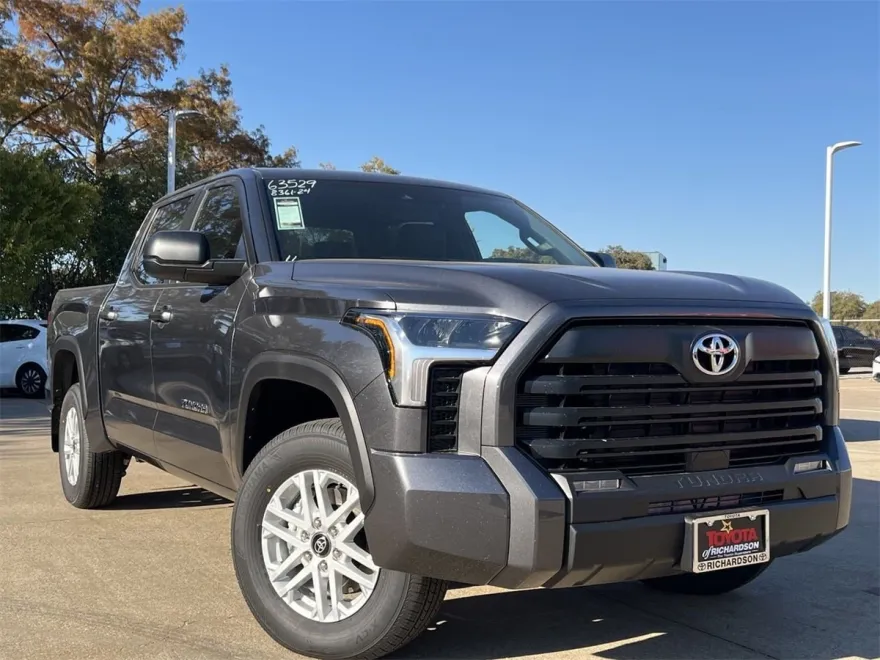 2025 Toyota Tundra SR5 photo 1