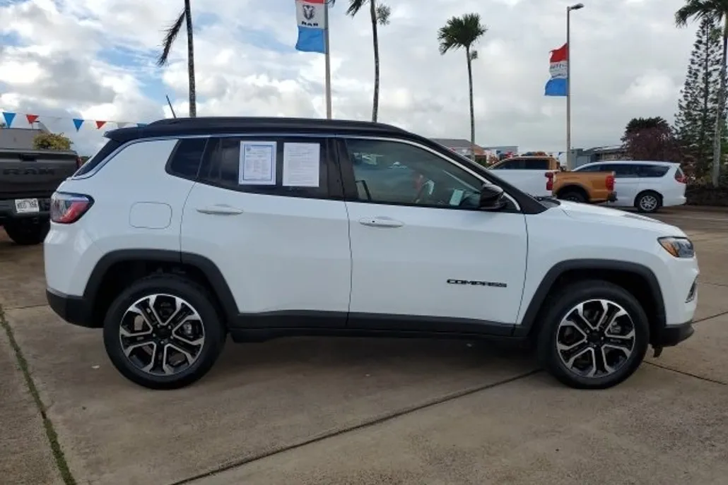 2024 Jeep Compass Limited photo 1