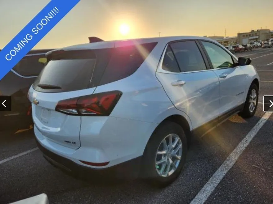 2024 Chevrolet Equinox LT photo 1