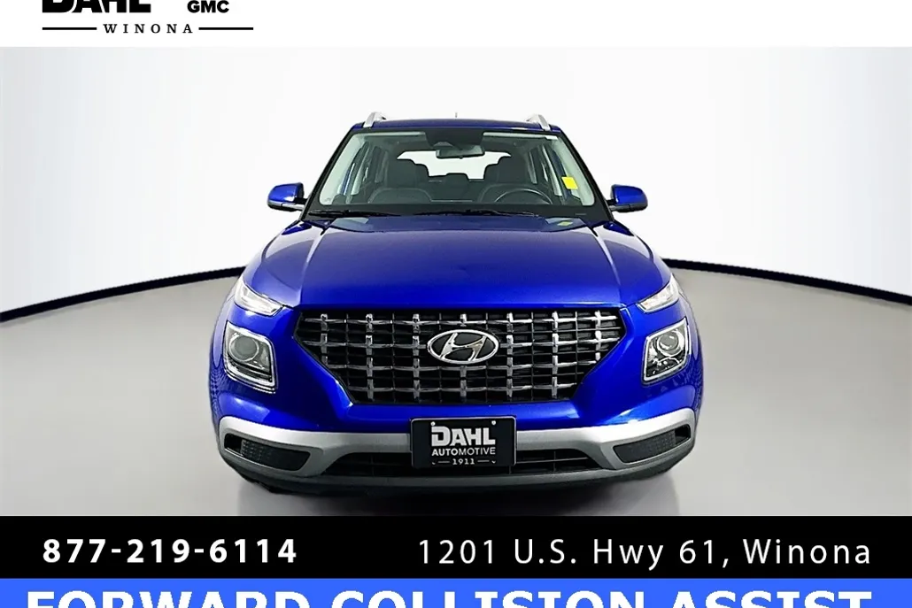 2025 Hyundai Venue SEL photo 1