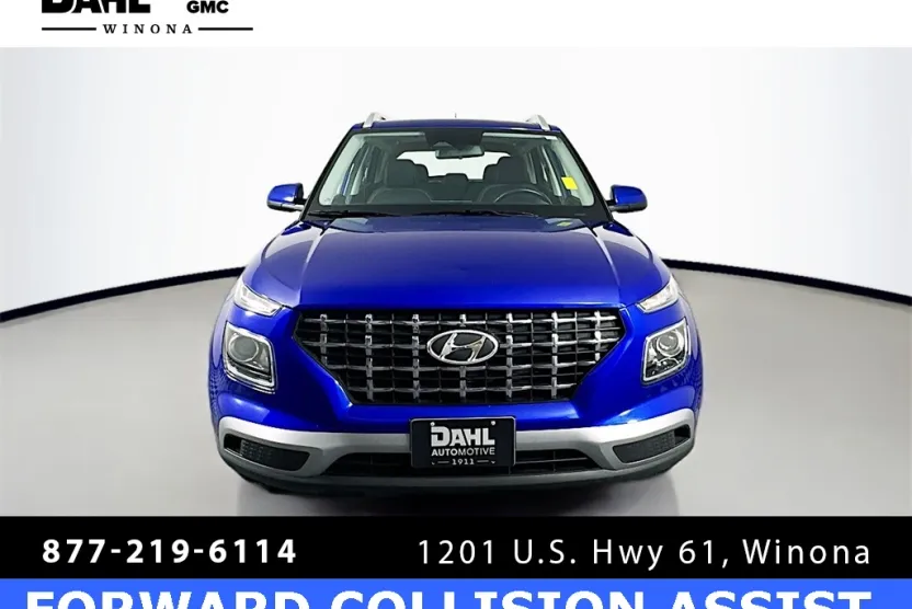 2025 Hyundai Venue SEL photo 1