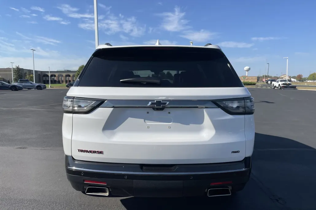 2020 Chevrolet Traverse Premier photo 1