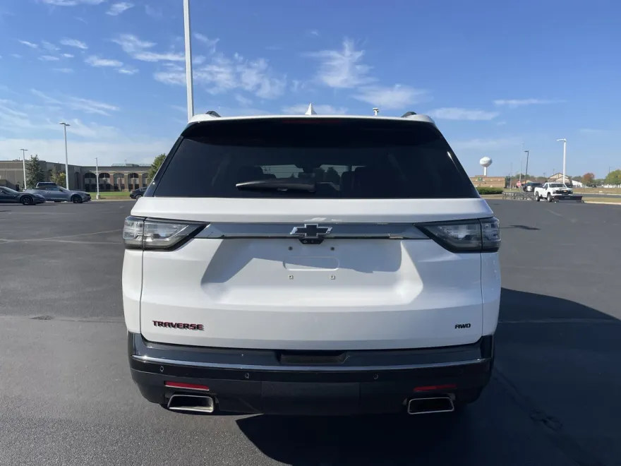 2020 Chevrolet Traverse Premier photo 1