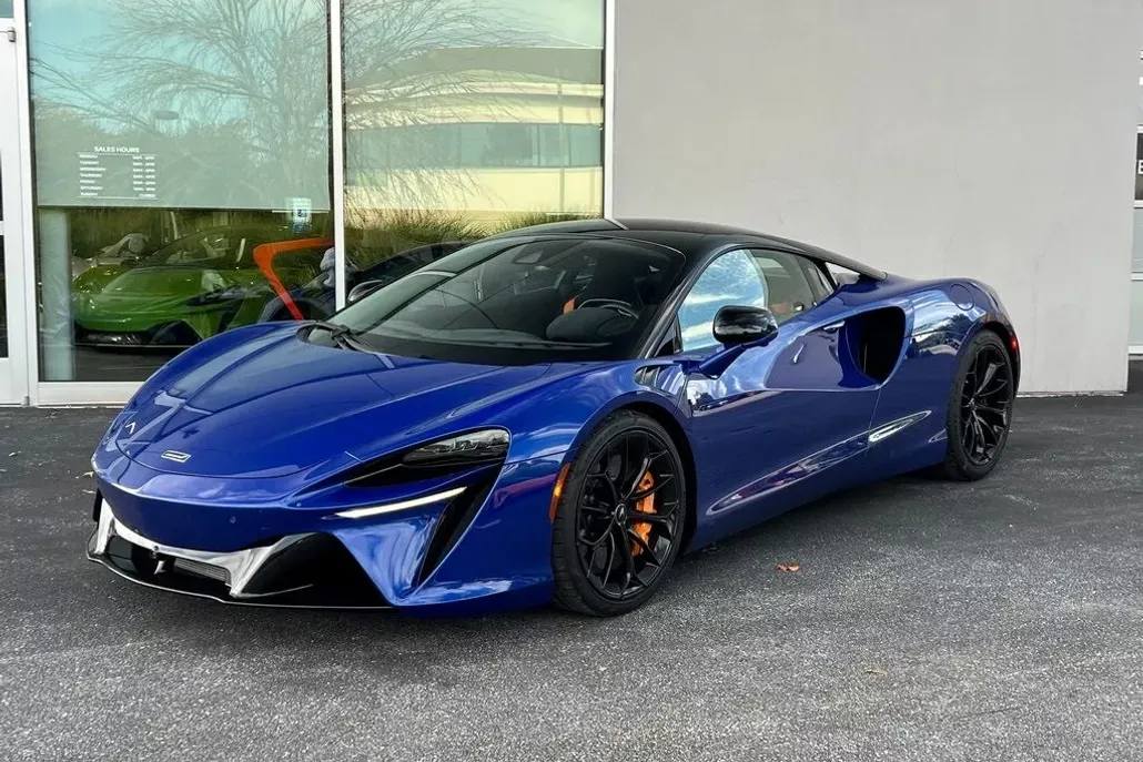 2024 Mclaren ARTURA photo 1