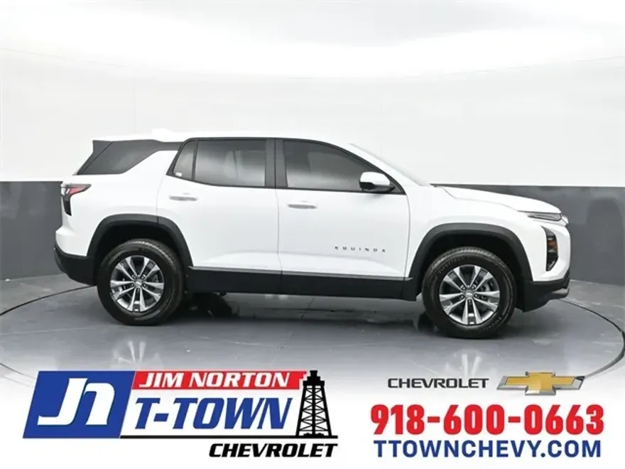2026 Chevrolet Equinox LT photo 1