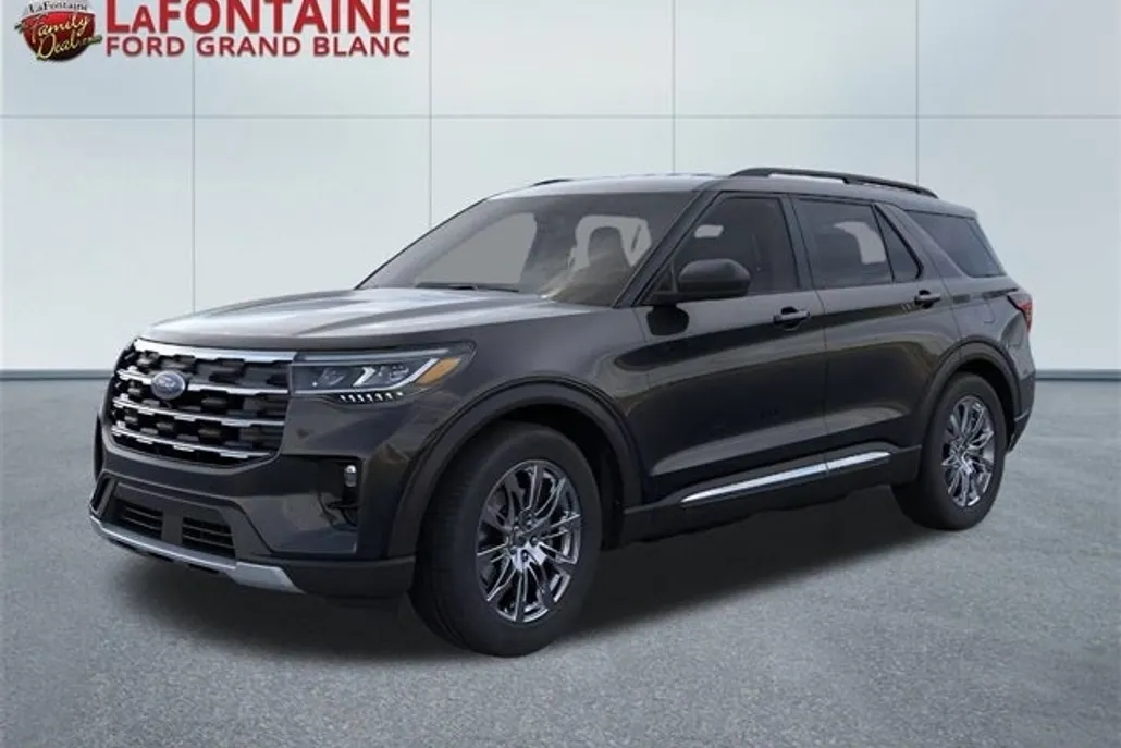 2025 Ford Explorer photo 1