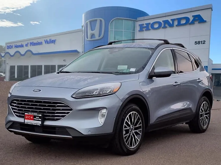 2022 Ford Escape Titanium photo 1