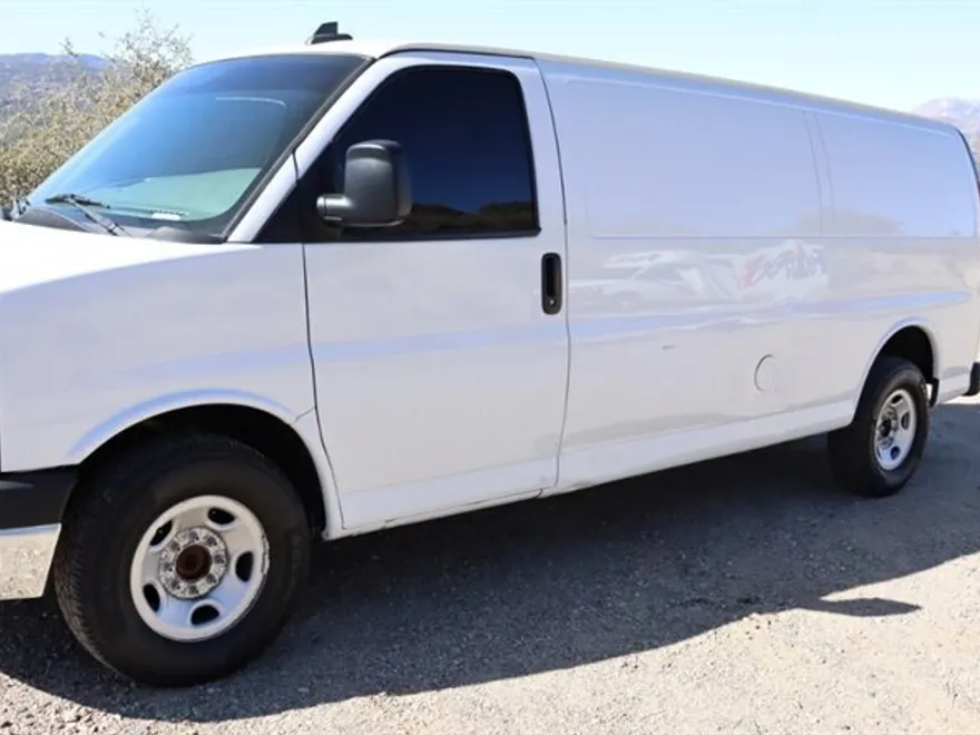 2018 Chevrolet Express 3500 Van photo 1
