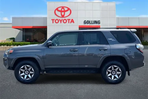 2022 Toyota 4Runner TRD Off-Road Premium photo 2