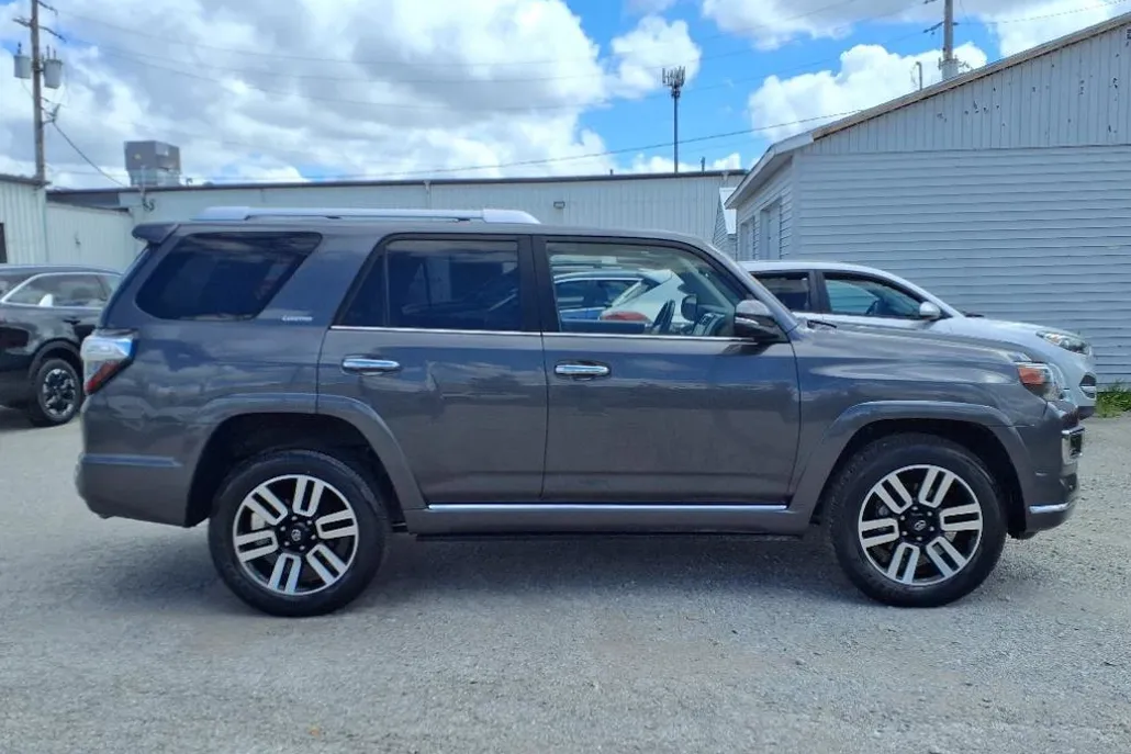 2023 Toyota 4Runner Limited photo 1