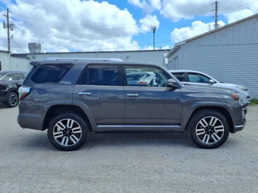 2023 Toyota 4Runner Limited photo 1