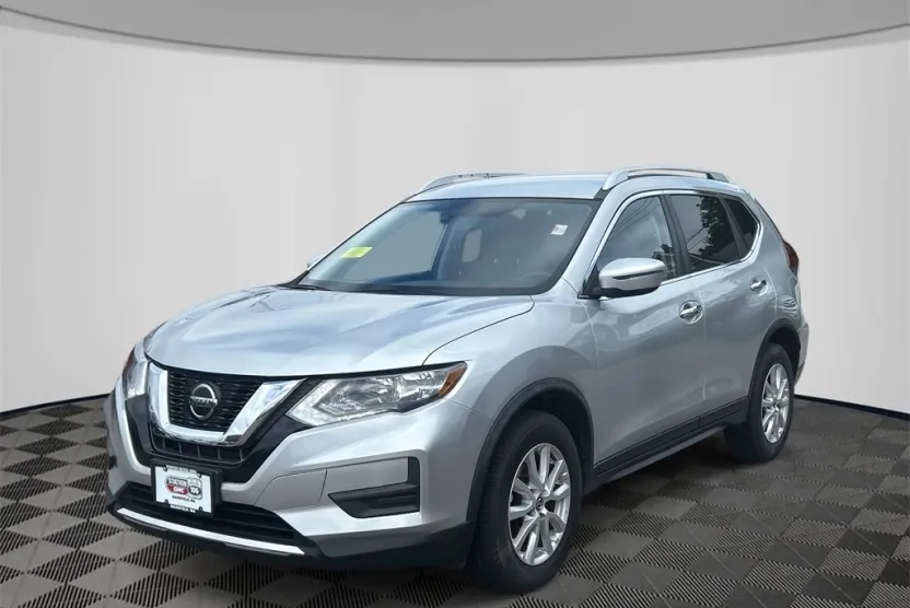 2019 Nissan Rogue SV photo 1