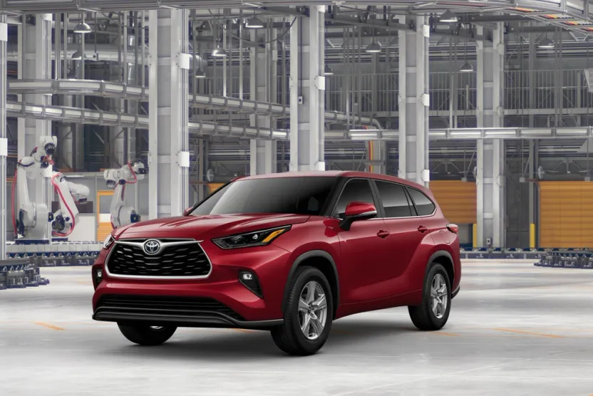 2025 Toyota Highlander LE photo 1
