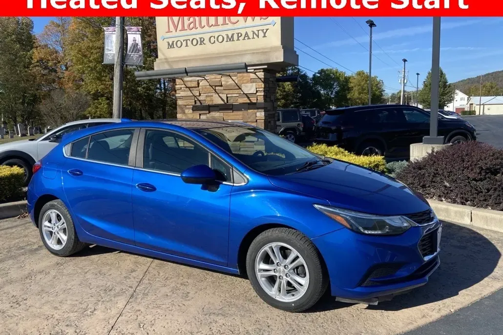 2018 Chevrolet Cruze LT photo 1