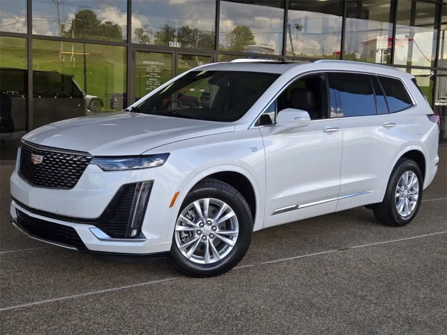 2025 Cadillac XT6 Luxury photo 1