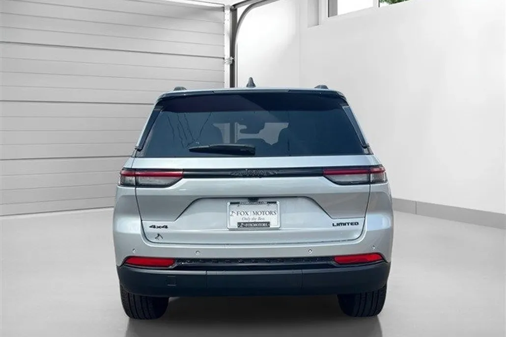 2025 Jeep Grand Cherokee Limited photo 1