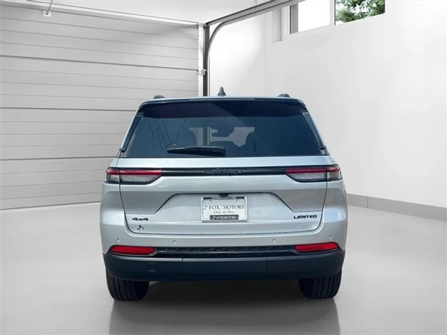 2025 Jeep Grand Cherokee Limited photo 1