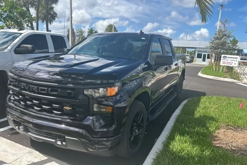 2022 Chevrolet Silverado 1500 Custom photo 1
