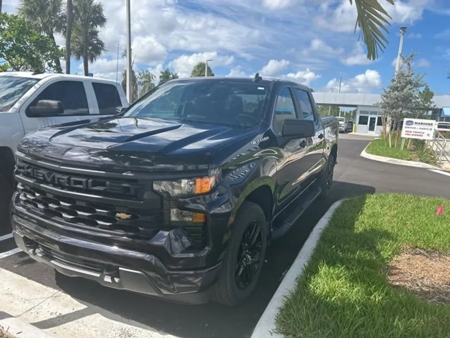 2022 Chevrolet Silverado 1500 Custom photo 1
