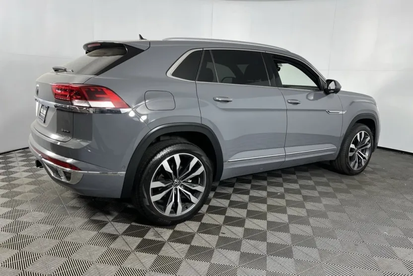 2023 Volkswagen Atlas Cross Sport V6 SEL Premium R-Line photo 1