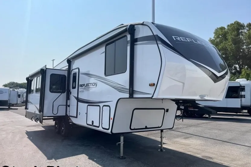 2026 Grand Design Recreational Reflection Narrow Body photo 1