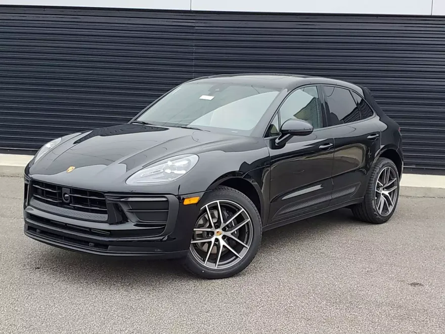 2025 Porsche Macan T photo 1
