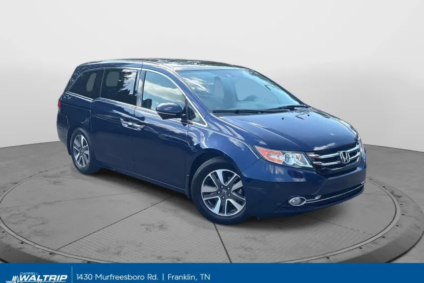 2014 Honda Odyssey Touring photo 1