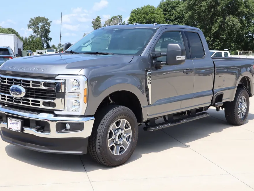 2025 Ford F-350 XLT photo 1